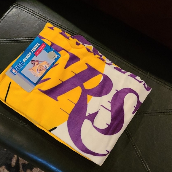 New! NBA Los Angeles Lakers Beach Towel ⛱ - Picture 5 of 5